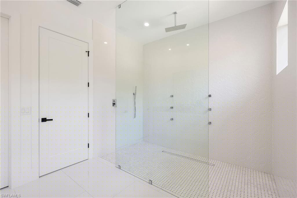 5233 Cypress Ln, Naples, FL 34113-35