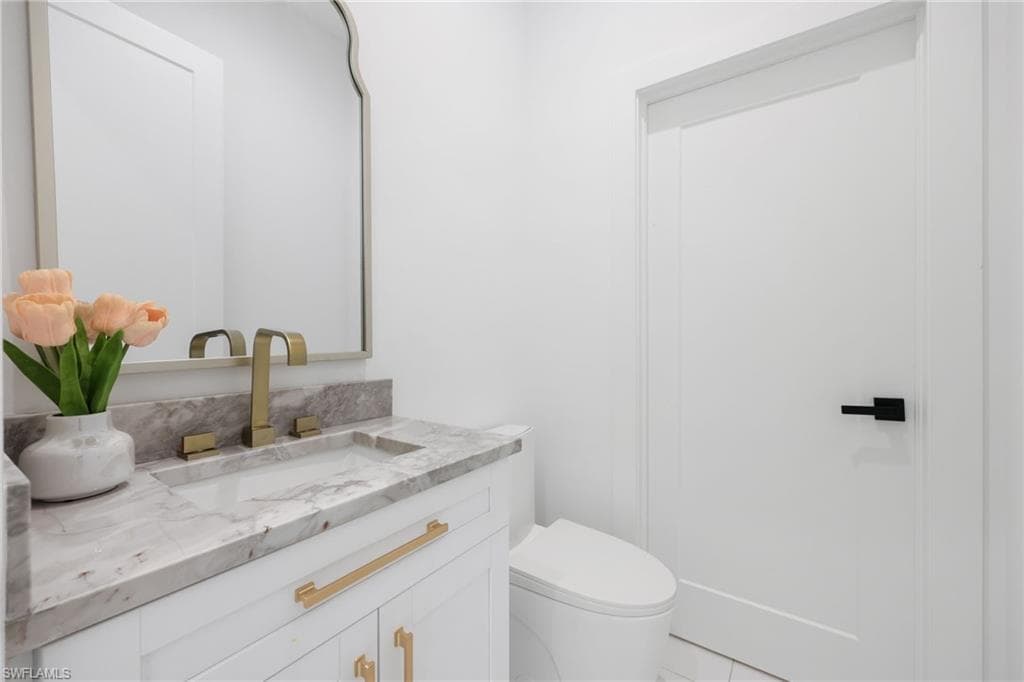 5233 Cypress Ln, Naples, FL 34113-37