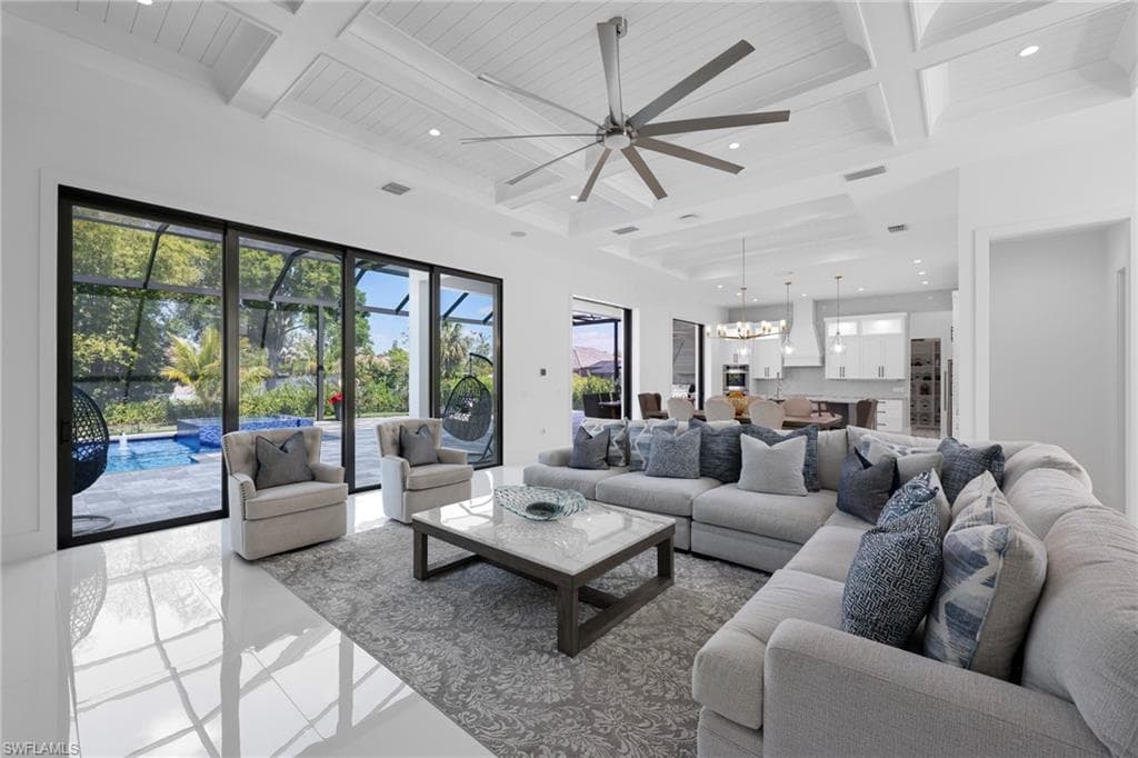 5233 Cypress Ln, Naples, FL 34113-6