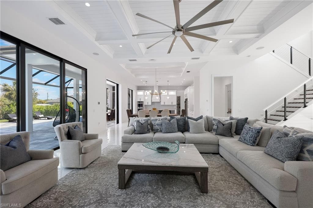 5233 Cypress Ln, Naples, FL 34113-7