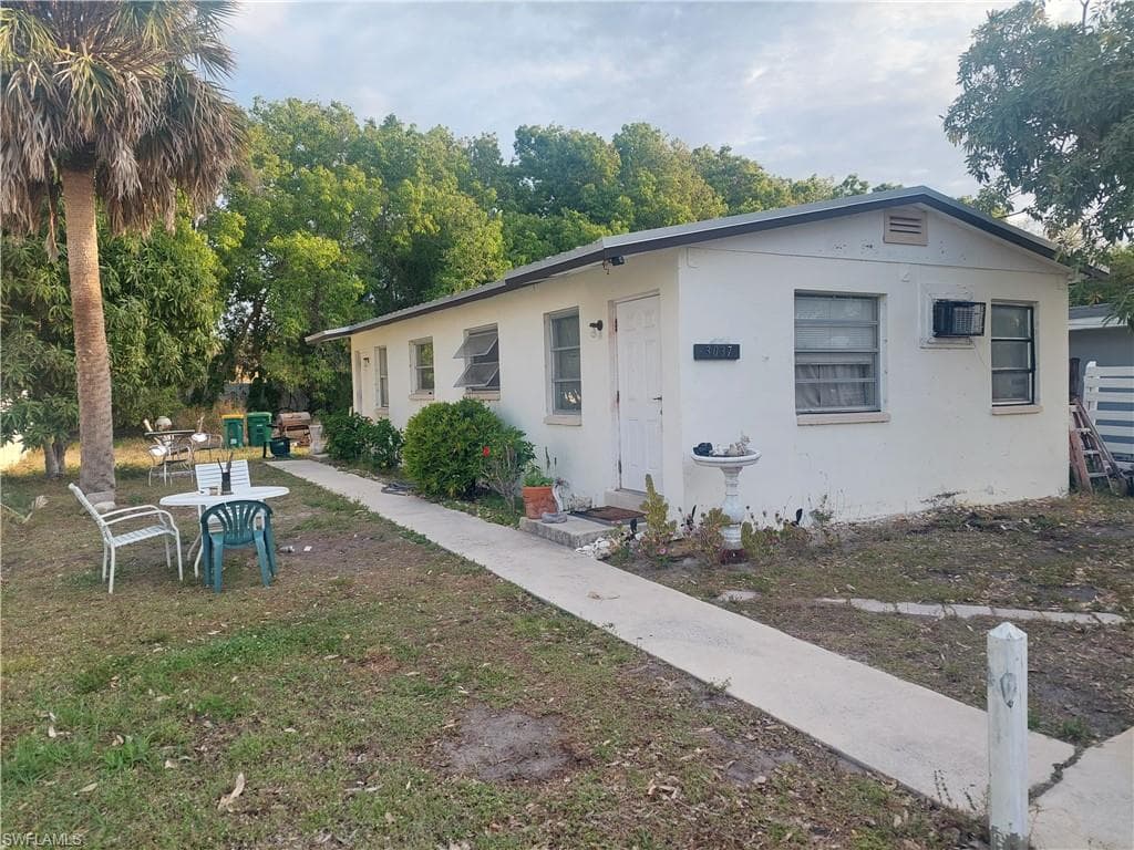 3037 Barrett Ave, Naples, FL 34112-5