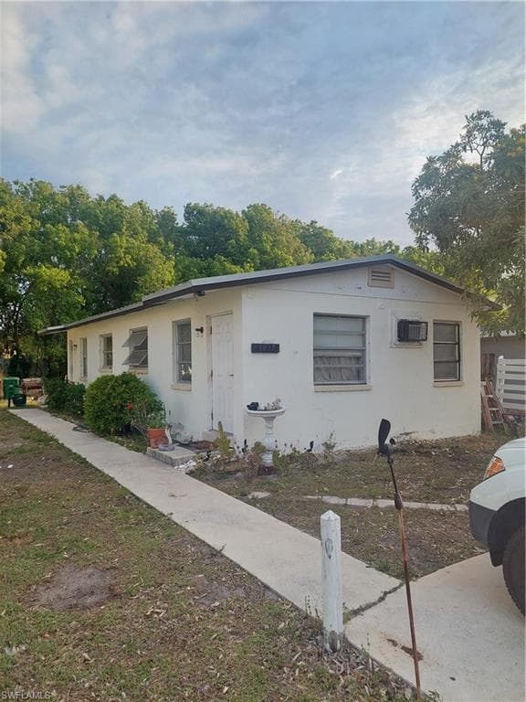 3037 Barrett Ave, Naples, FL 34112-6