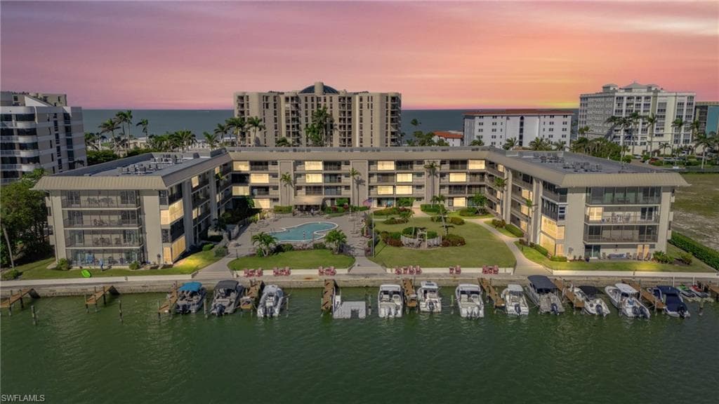 3200 Gulf Shore Blvd N 106, Naples, FL 34103-1
