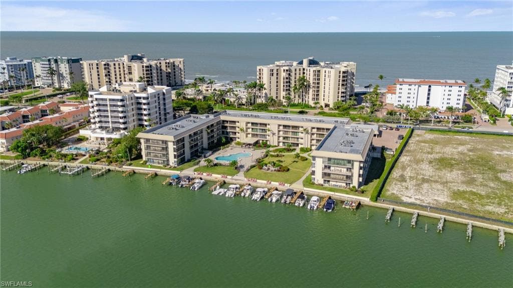3200 Gulf Shore Blvd N 106, Naples, FL 34103-32