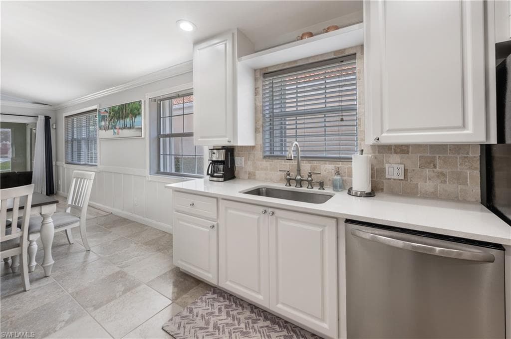7221 Bellini Way, Naples, FL 34114-11
