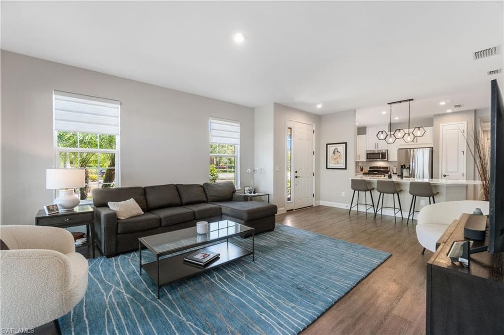 8021 Calle Canovas Ct, Naples, FL 34114-10