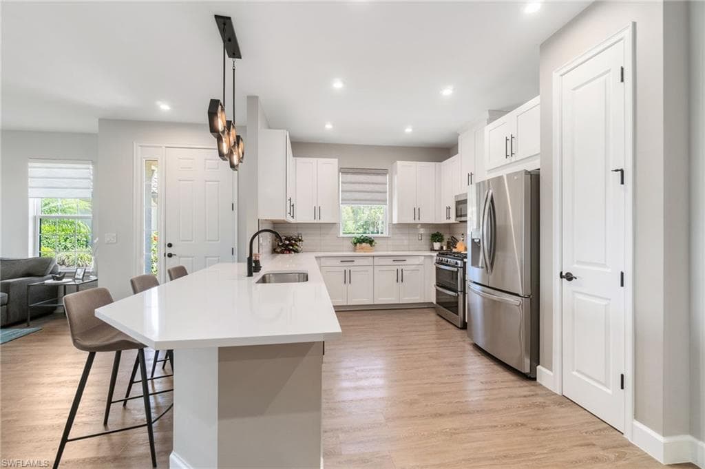 8021 Calle Canovas Ct, Naples, FL 34114-12