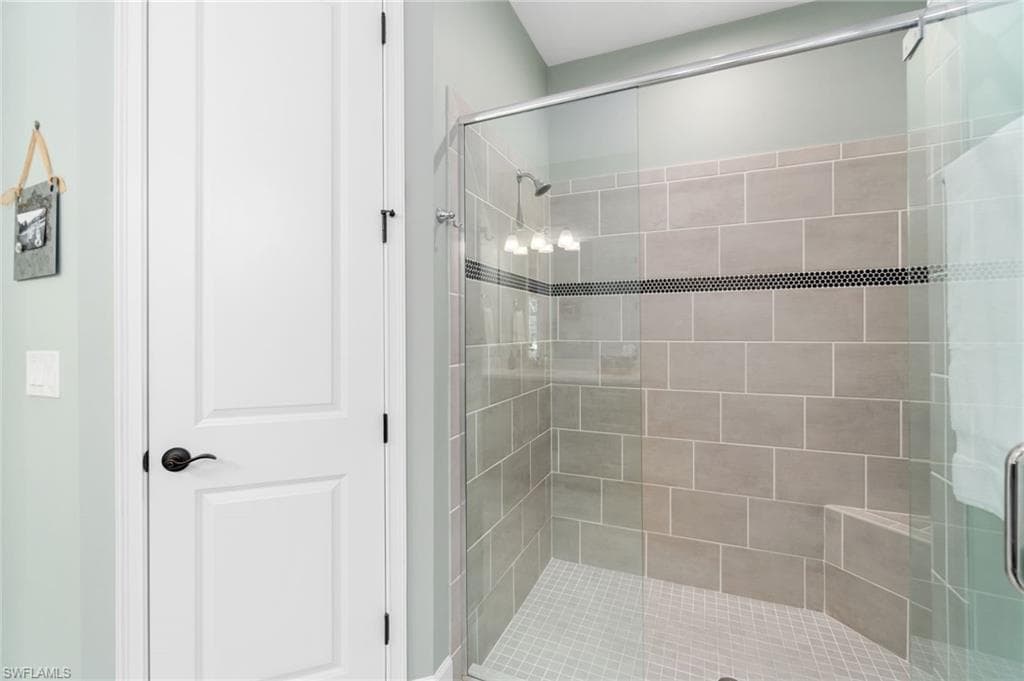8021 Calle Canovas Ct, Naples, FL 34114-17
