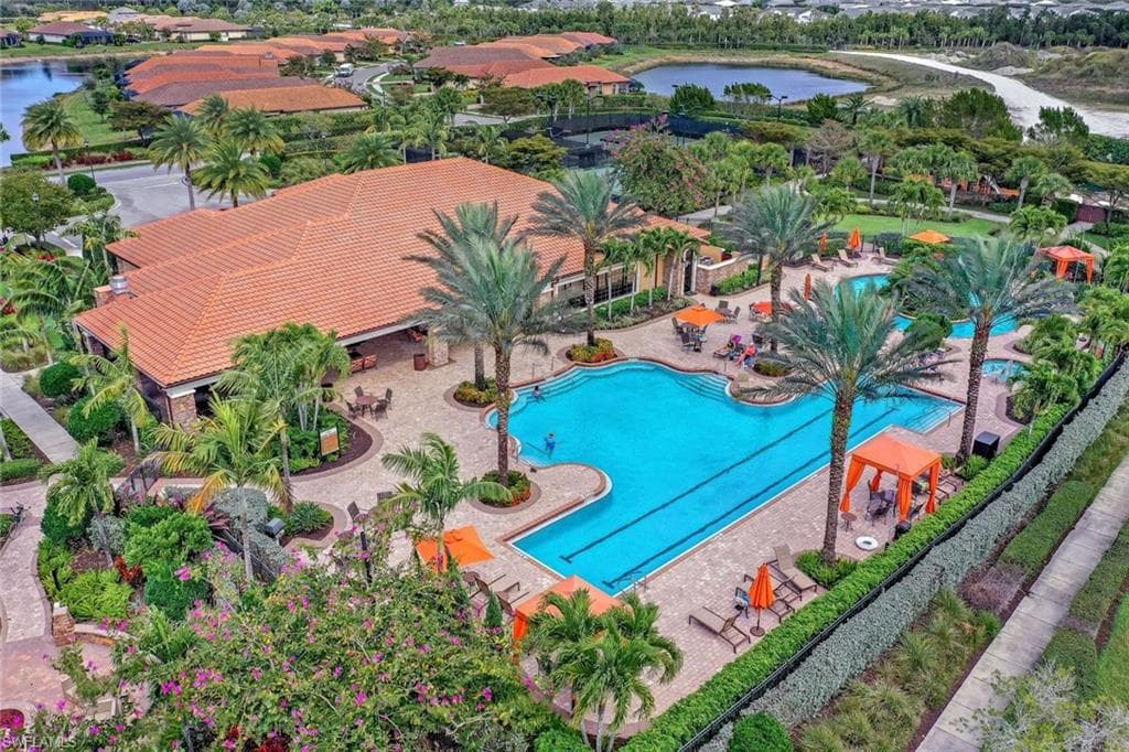 8021 Calle Canovas Ct, Naples, FL 34114-28