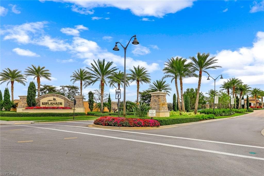 8021 Calle Canovas Ct, Naples, FL 34114-34