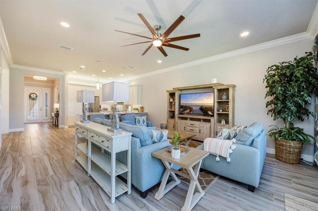 13422 Silktail Dr, Naples, FL 34109-13