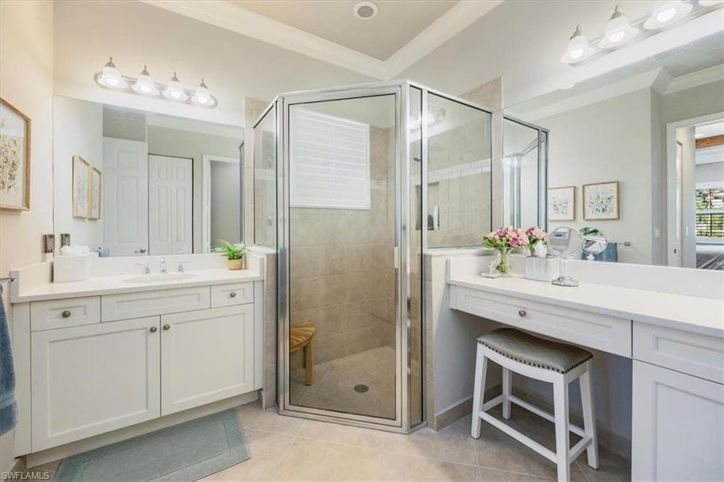 13422 Silktail Dr, Naples, FL 34109-16