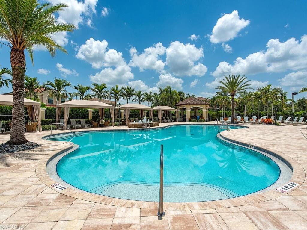 13422 Silktail Dr, Naples, FL 34109-35