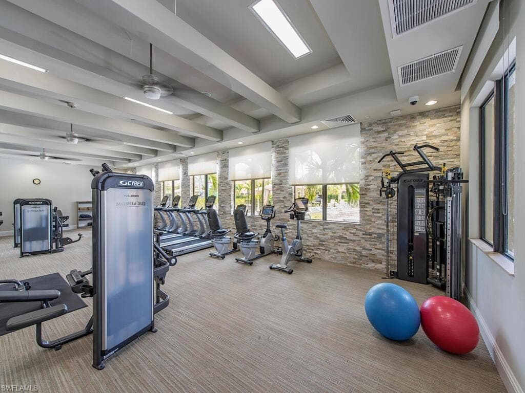 13422 Silktail Dr, Naples, FL 34109-38