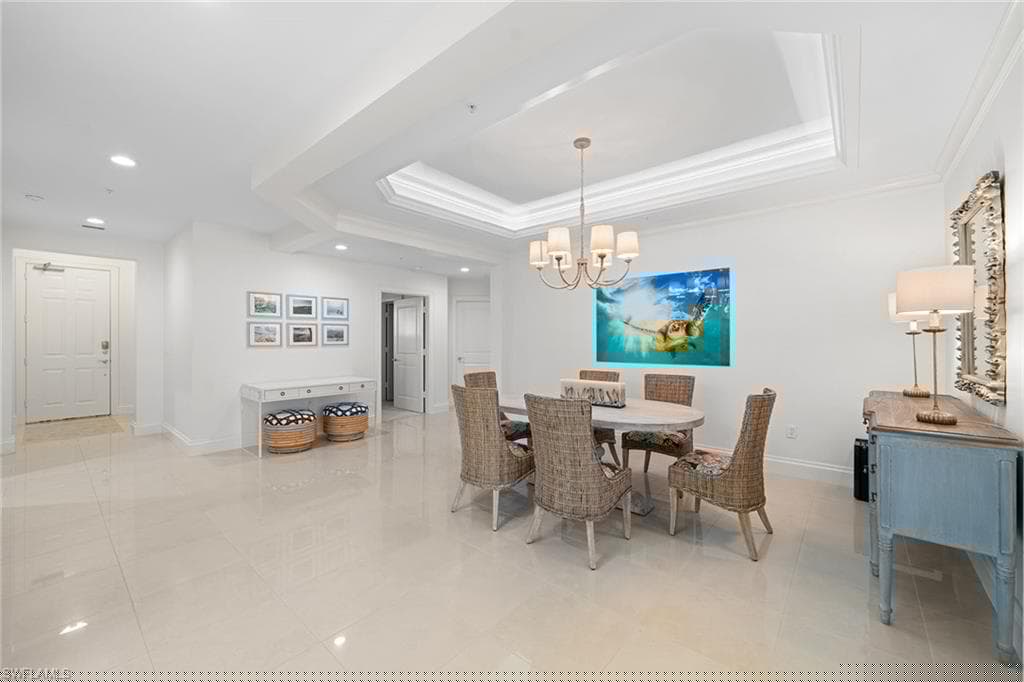 411 6th St S 202, Naples, FL 34102-10