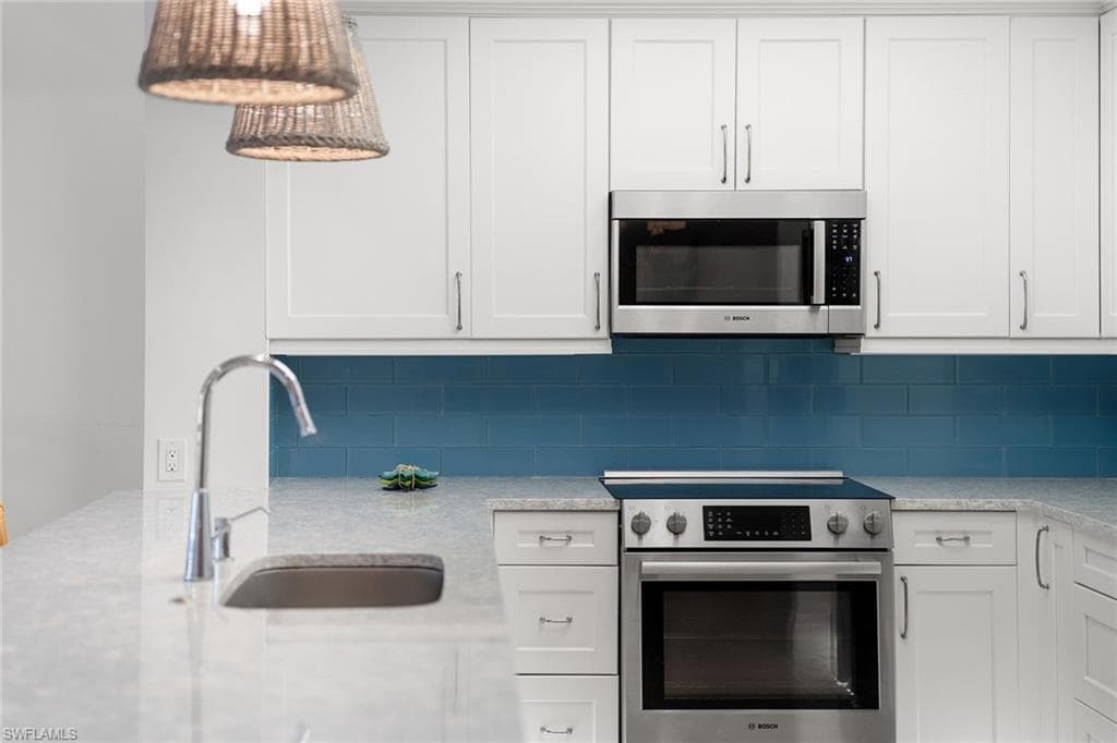 411 6th St S 202, Naples, FL 34102-12