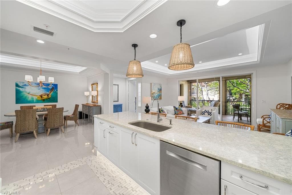 411 6th St S 202, Naples, FL 34102-13