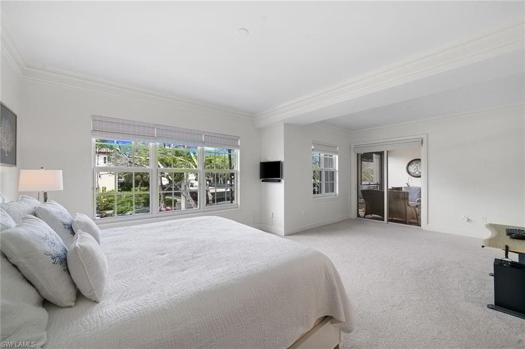 411 6th St S 202, Naples, FL 34102-16