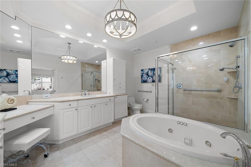 411 6th St S 202, Naples, FL 34102-17