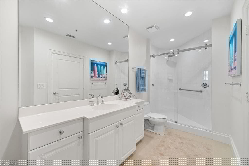 411 6th St S 202, Naples, FL 34102-22