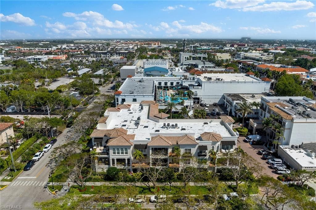 411 6th St S 202, Naples, FL 34102-33
