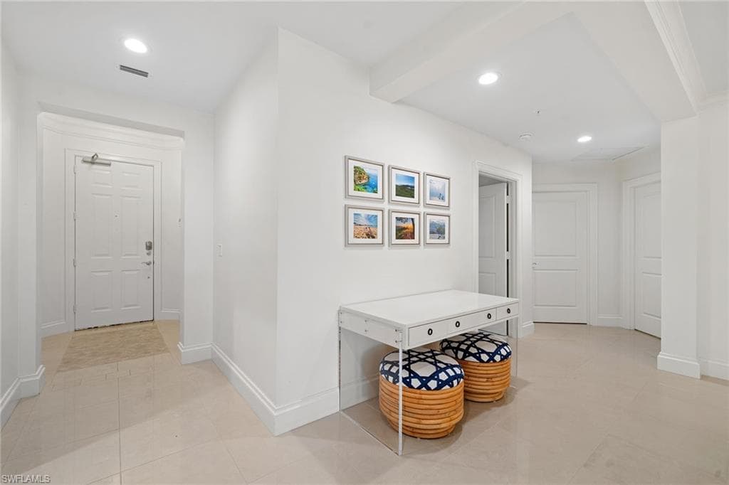 411 6th St S 202, Naples, FL 34102-3