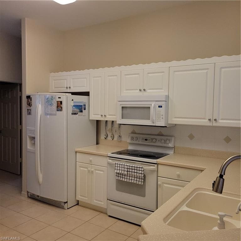 869 Grand Rapids Blvd, Naples, FL 34120-9