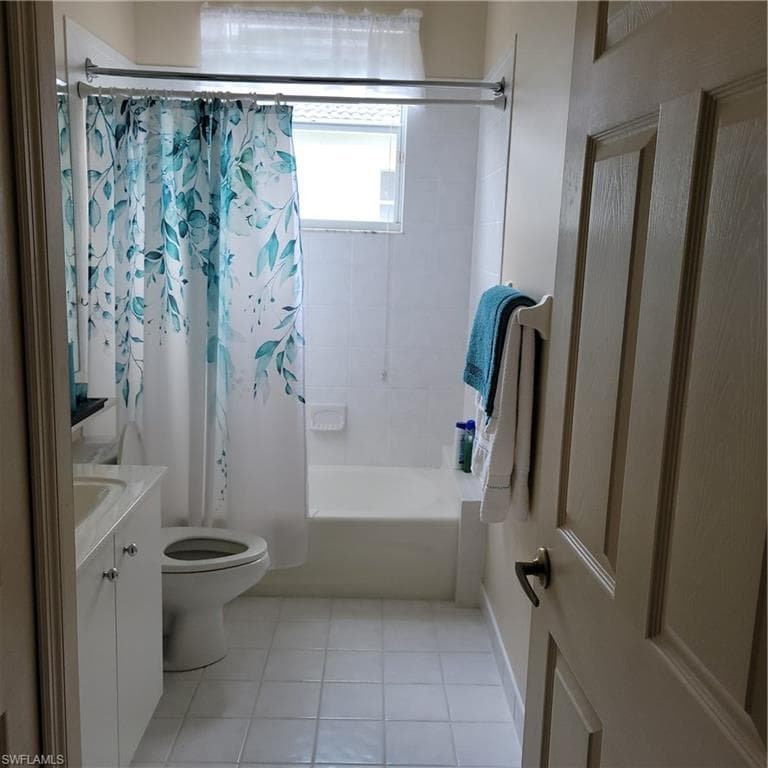 869 Grand Rapids Blvd, Naples, FL 34120-12