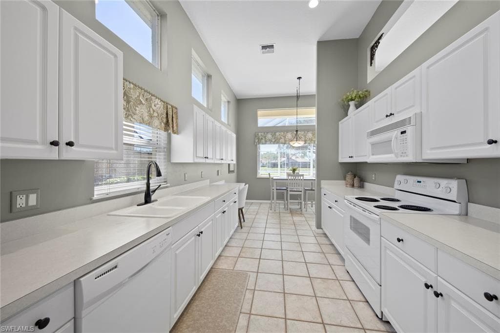 19765 Vintage Trace Cir, Estero, FL 33967-19