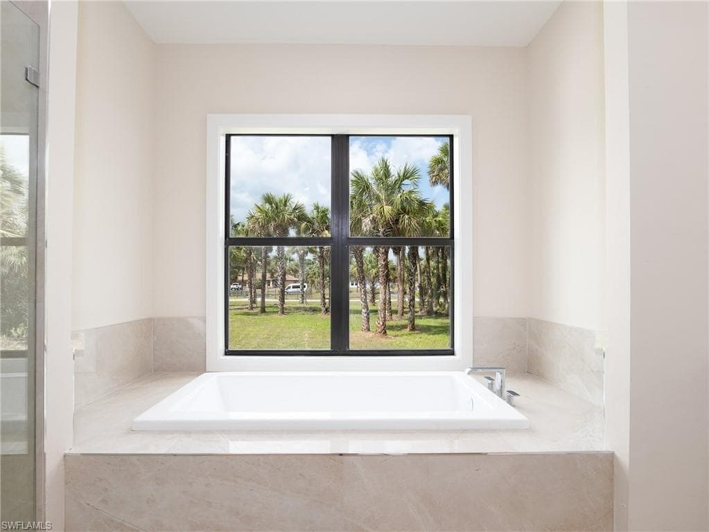 2814 26th Ave SE, Naples, FL 34117-18