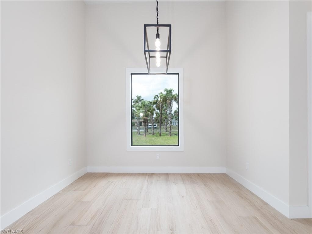 2814 26th Ave SE, Naples, FL 34117-32