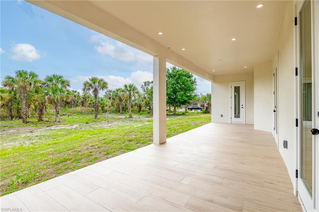 2814 26th Ave SE, Naples, FL 34117-36