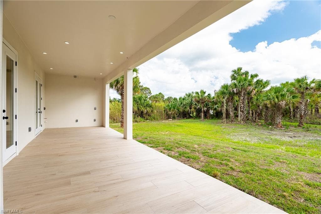 2814 26th Ave SE, Naples, FL 34117-37