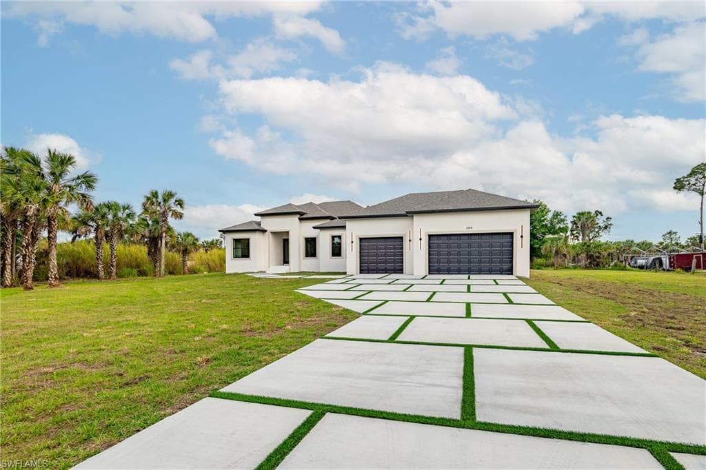 2814 26th Ave SE, Naples, FL 34117-3