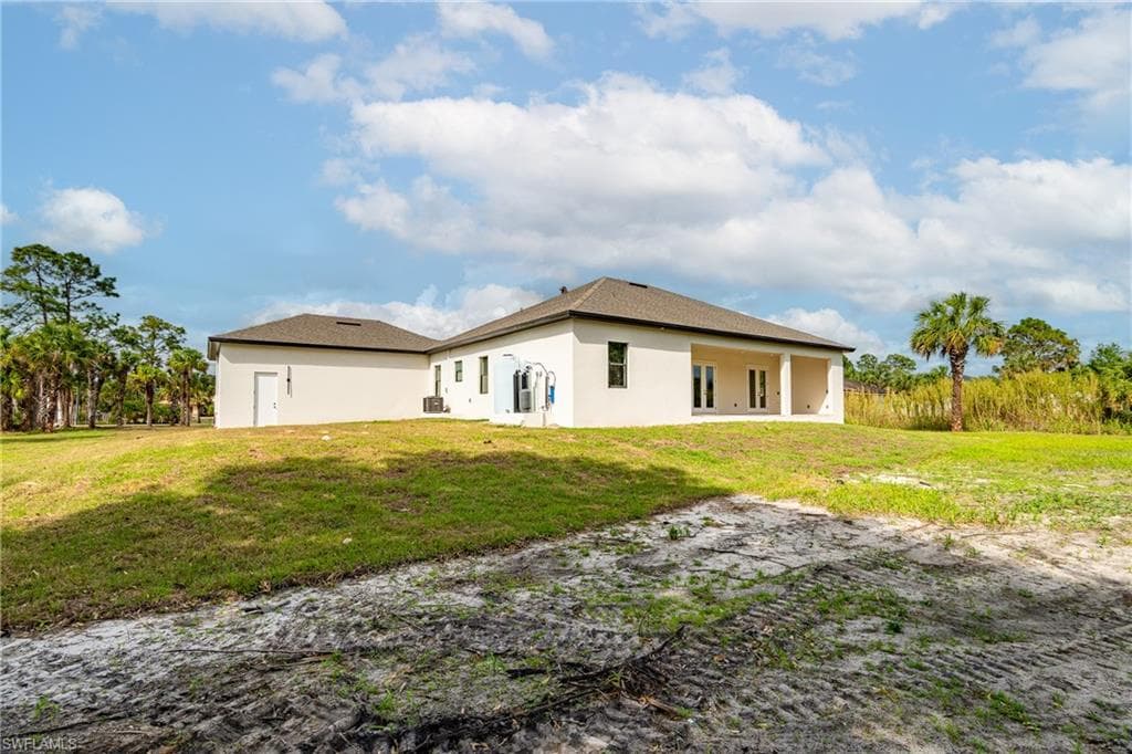 2814 26th Ave SE, Naples, FL 34117-40