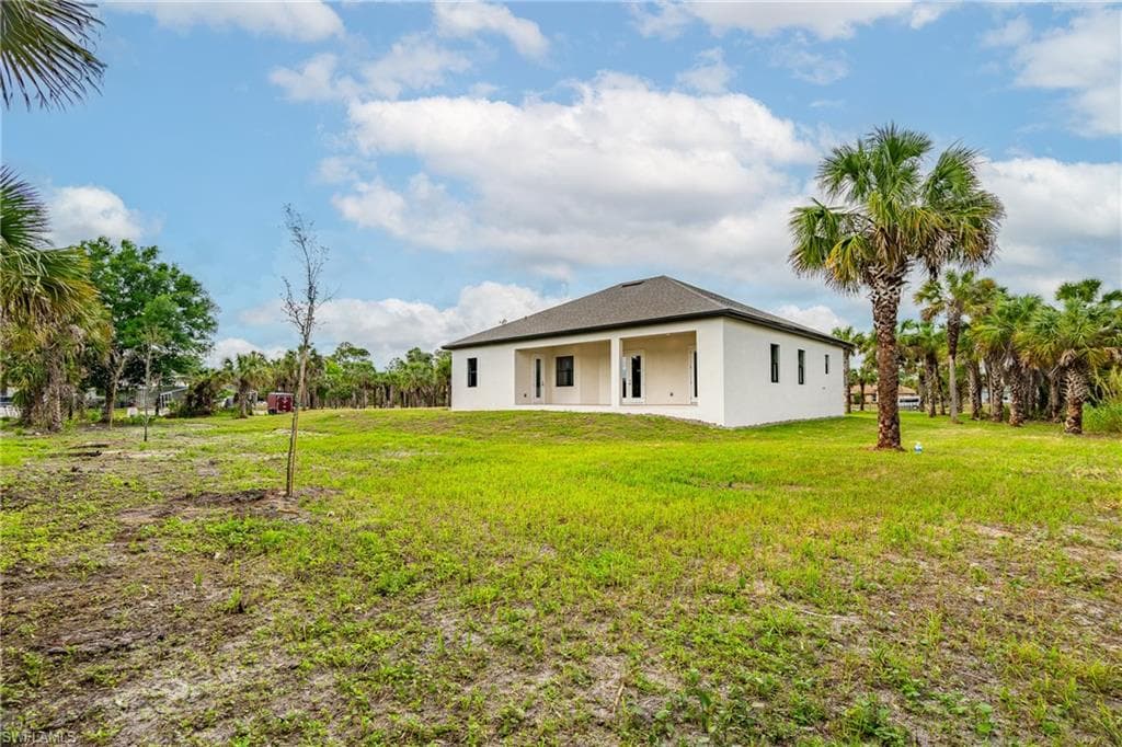 2814 26th Ave SE, Naples, FL 34117-41