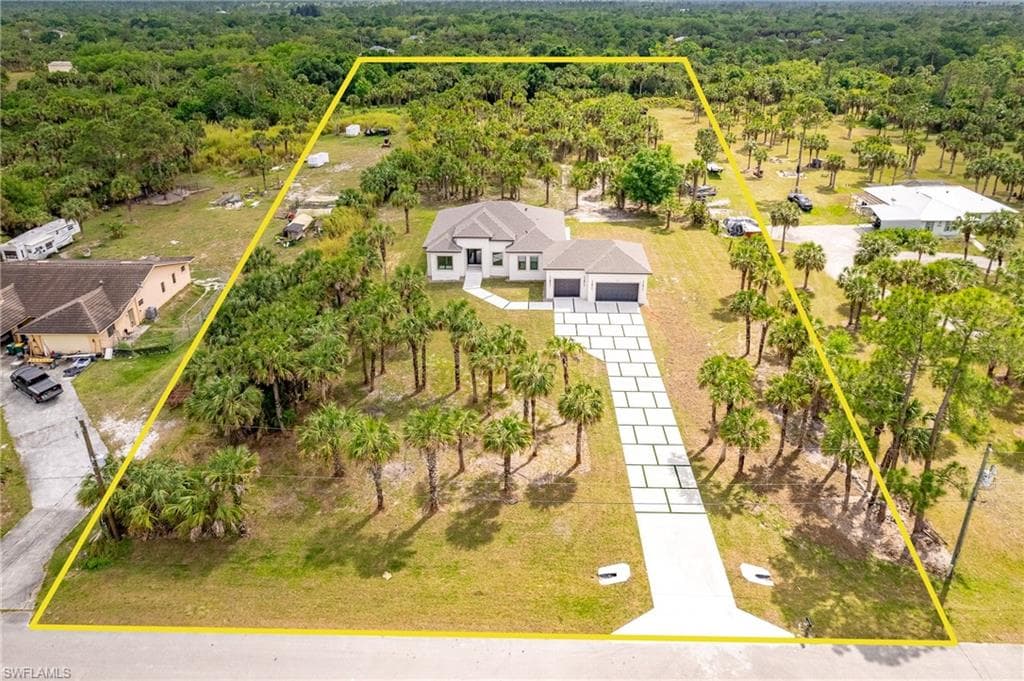2814 26th Ave SE, Naples, FL 34117-4