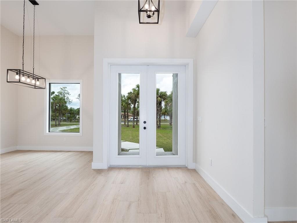 2814 26th Ave SE, Naples, FL 34117-8