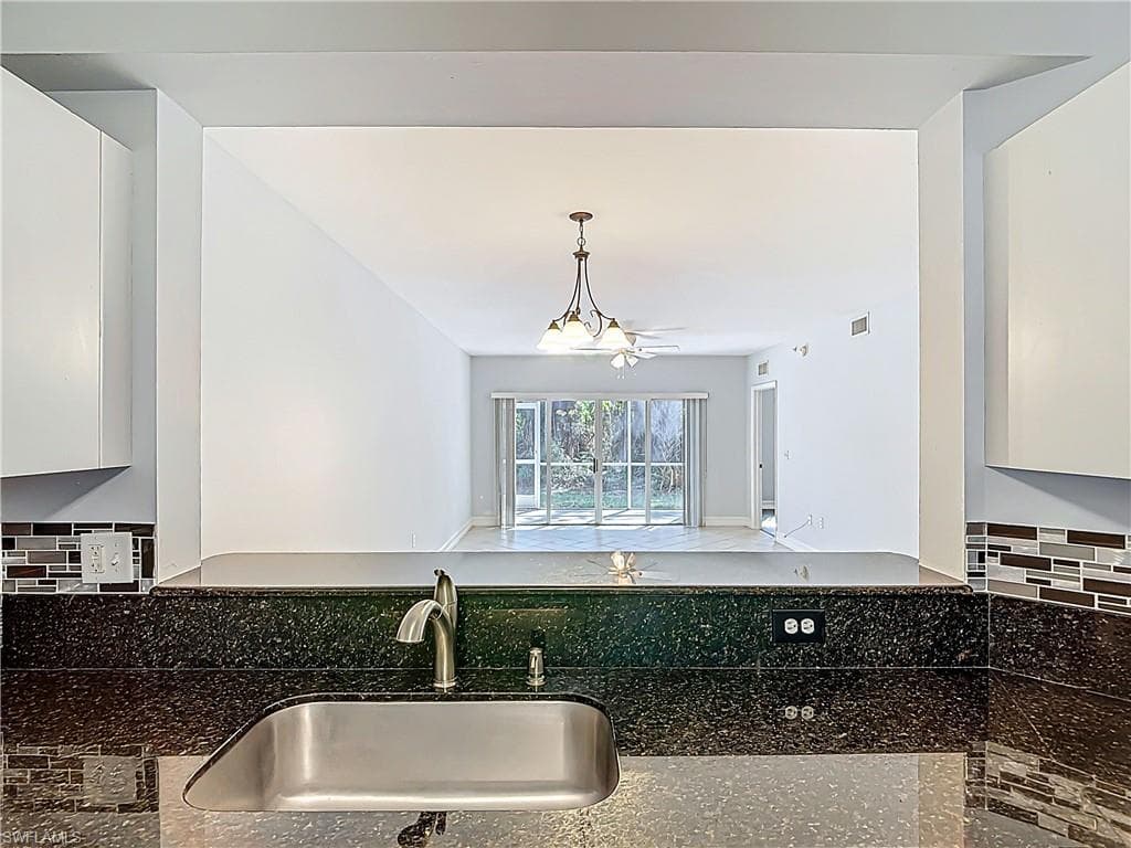 7819 Regal Heron Cir 8-106, Naples, FL 34104-9