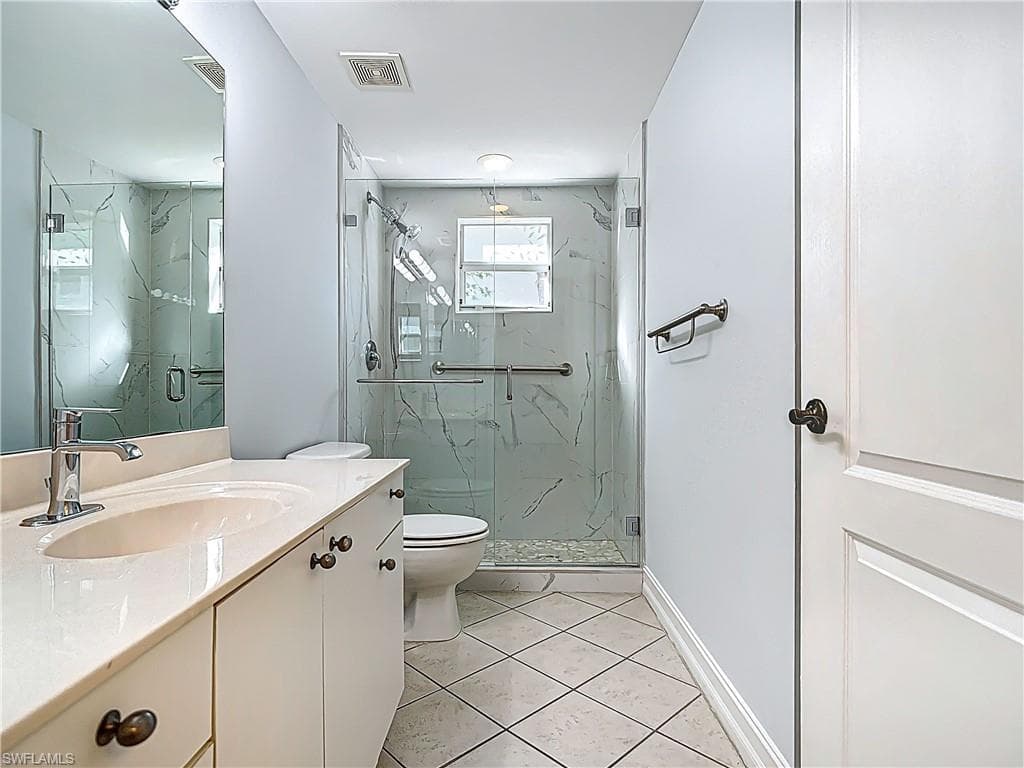 7819 Regal Heron Cir 8-106, Naples, FL 34104-17
