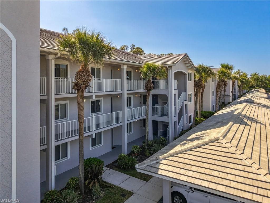 7819 Regal Heron Cir 8-106, Naples, FL 34104-4