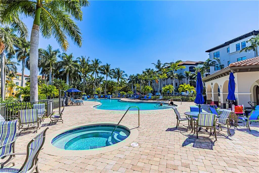 2748 Tiburon Blvd E C404, Naples, FL 34109-24