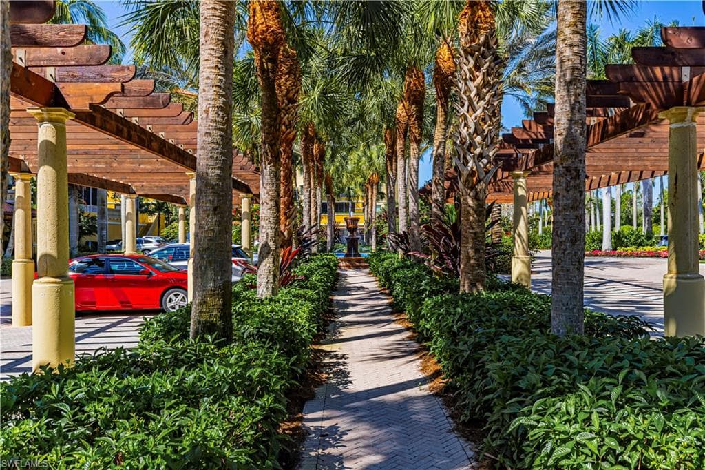 2748 Tiburon Blvd E C404, Naples, FL 34109-3