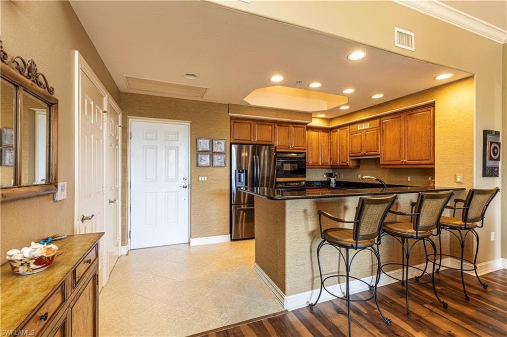 2748 Tiburon Blvd E C404, Naples, FL 34109-8