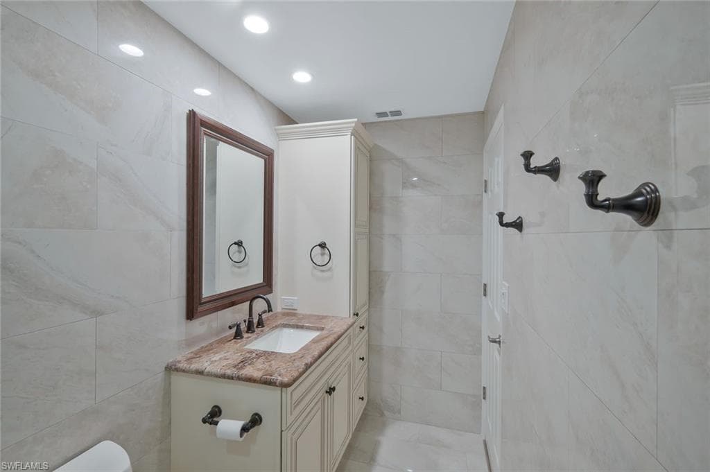 11140 Caravel Cir 108, Fort Myers, FL 33908-13