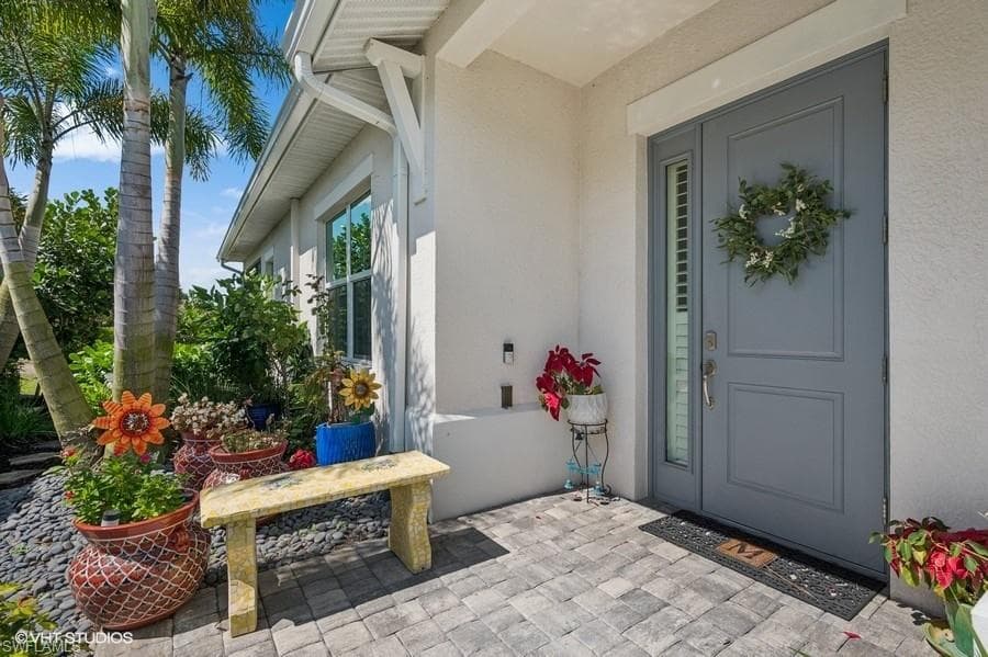 8947 Saint Lucia Dr, Naples, FL 34114-4