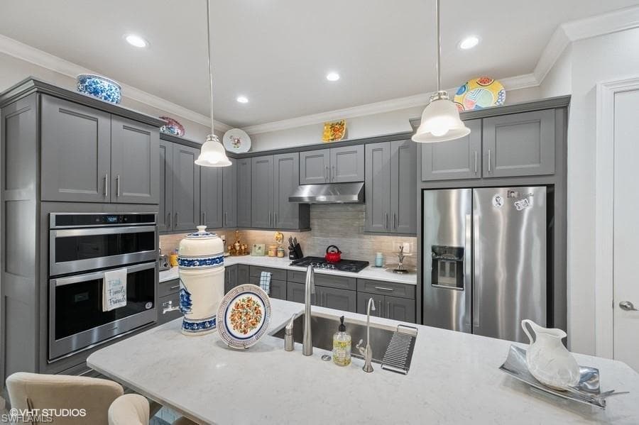 8947 Saint Lucia Dr, Naples, FL 34114-8