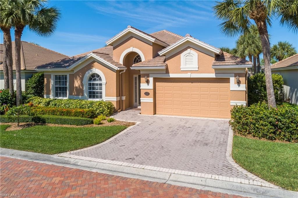 2272 Island Cove Cir, Naples, FL 34109-9