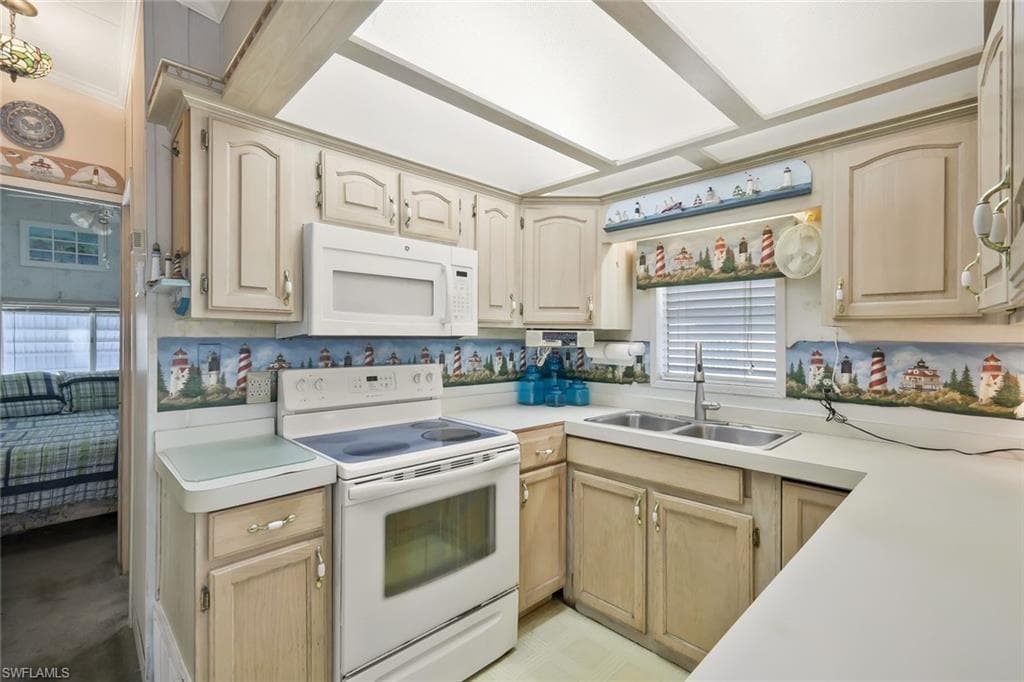 8675 Mullwood Dr, Estero, FL 33928-9