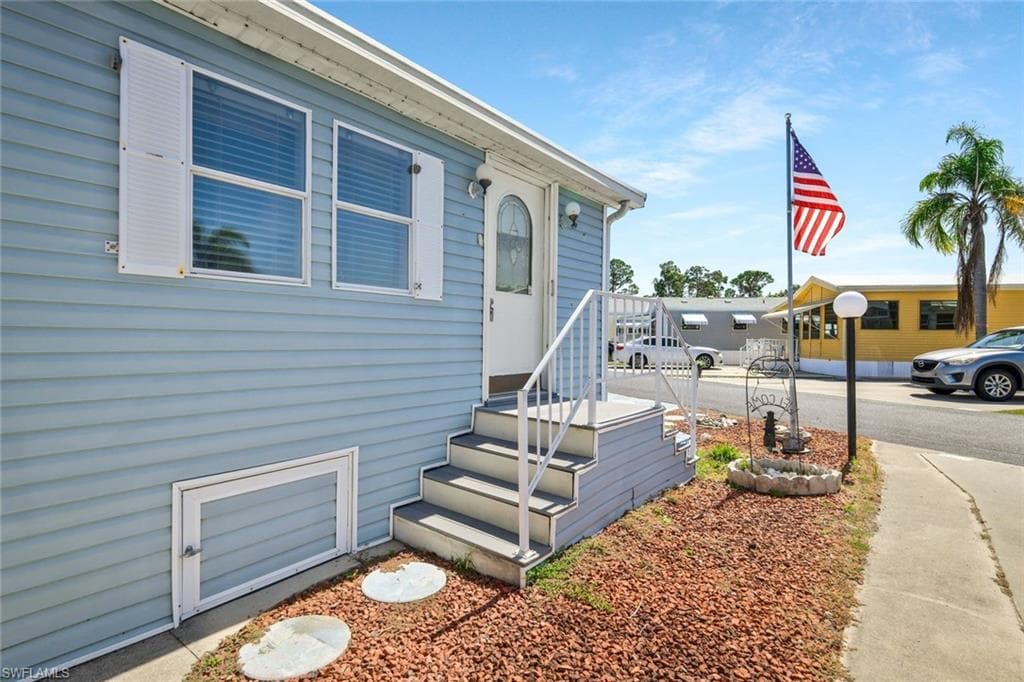 8675 Mullwood Dr, Estero, FL 33928-4